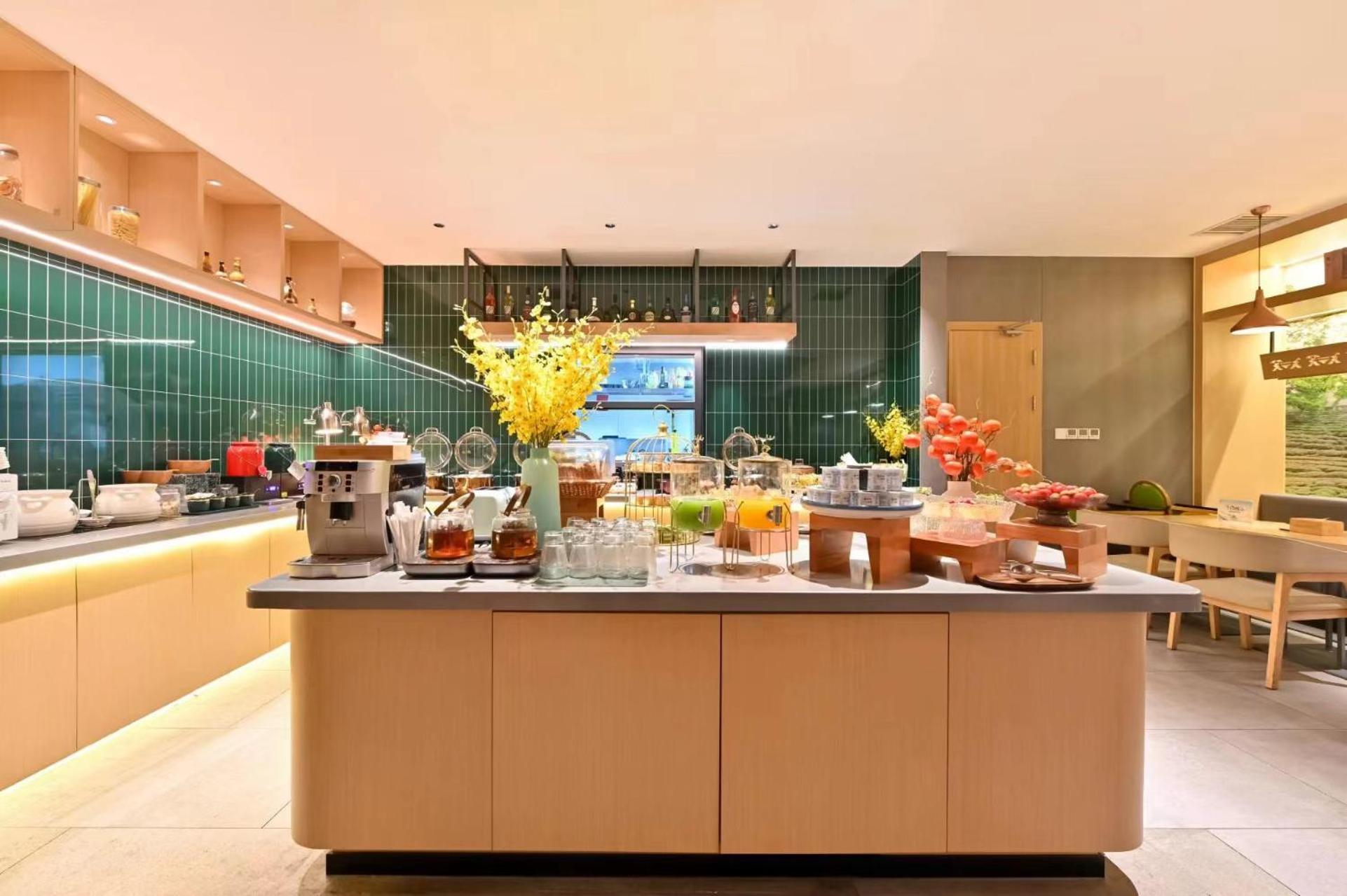 Qiuguo Hotel Beijing Summer Palace Branch ภายนอก รูปภาพ